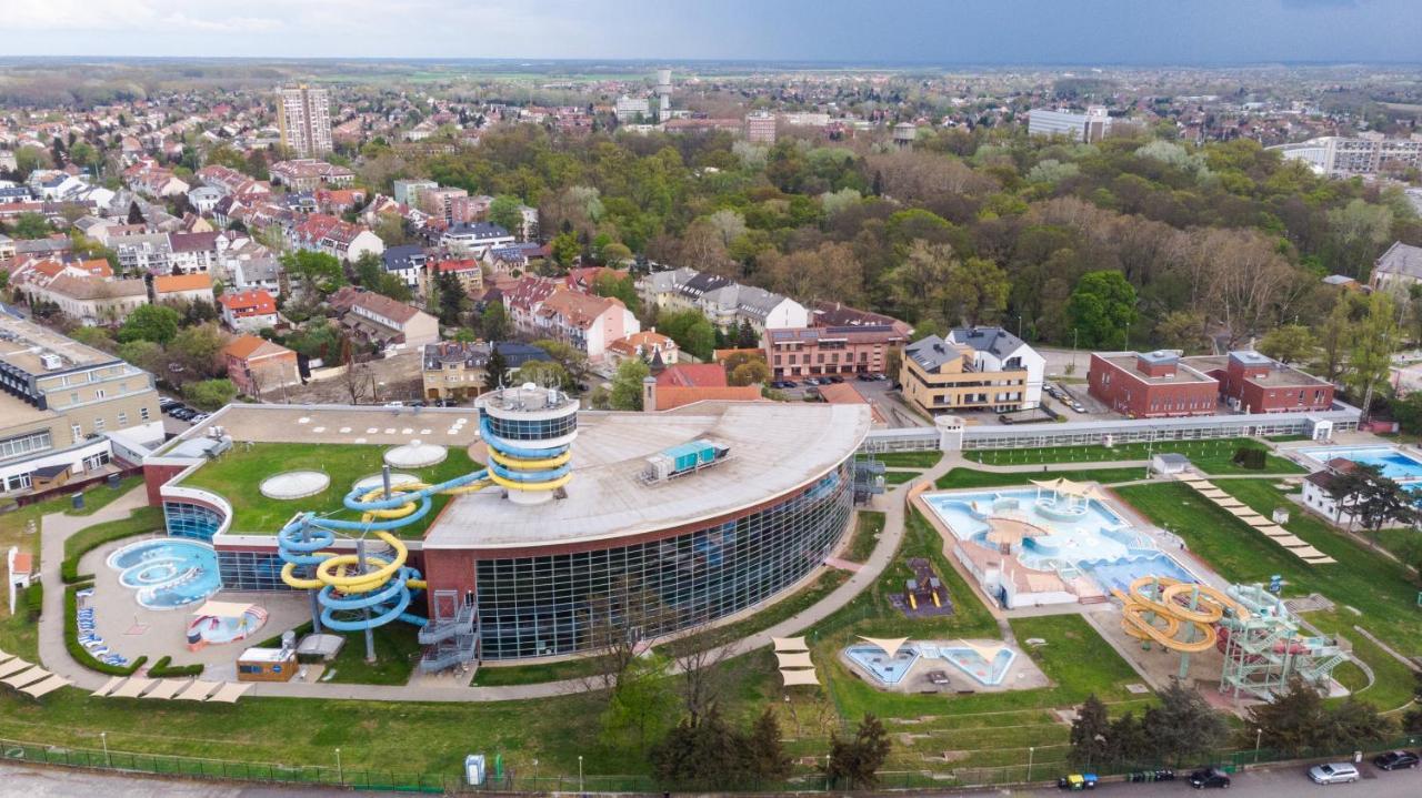 Tisza Gyoengye Apartmanok Seghedin Exterior foto